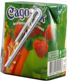 Сок Садочок яблочно-морковно-клубничный с мякотью 200мл Украина